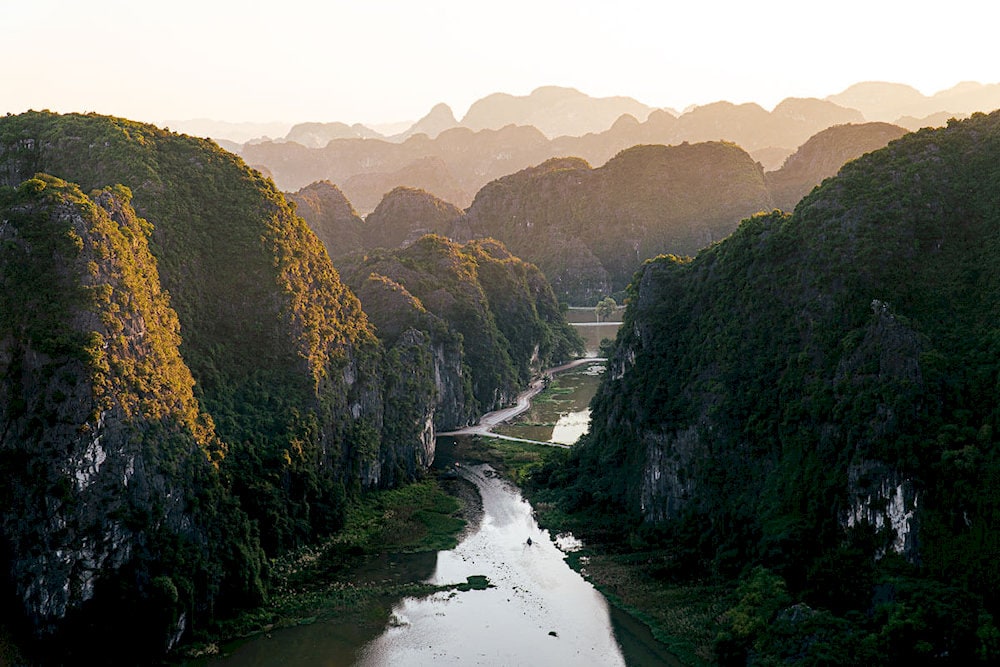 It’s best to visit Mua Caves in the early morning for a breathtaking sunrise view